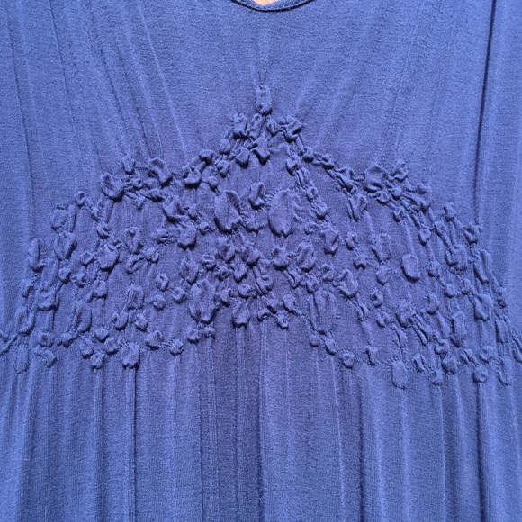 BCBGMazazria soft flowy dress with shelf bra- xs - Picture 3 of 7